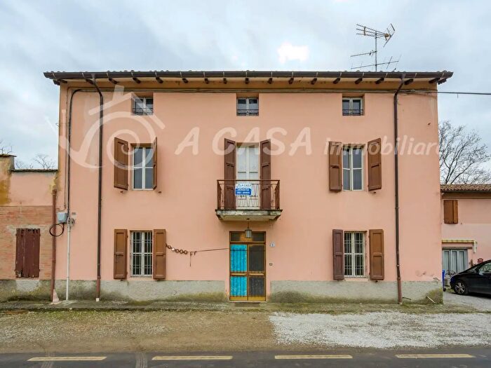Casa con 10 locali in vendita in Via Scaccaglia, Sala Baganza