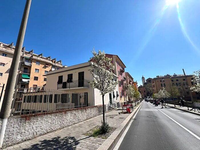 Appartamento trilocale in vendita in Carlo Canepa, Genova