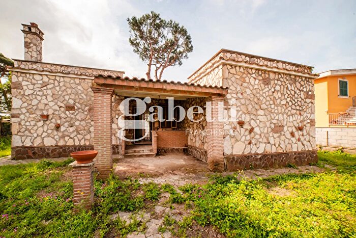Casa con 5 locali in vendita in Via del Melograno, Anzio