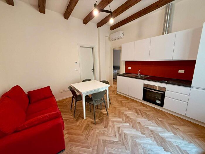 Appartamento trilocale in affitto in Via San Vitale, San Vitale, Bologna