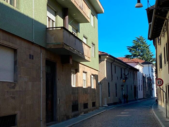 Appartamento con 6 locali in affitto in Via Viola, Volpe Villalta, Udine