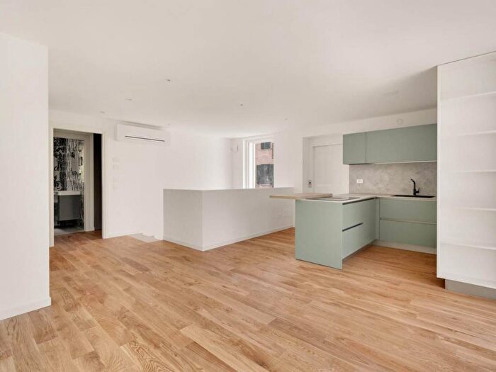 Appartamento trilocale in affitto in Via Eugenio Torelli Viollier, Maggiolina, Milano