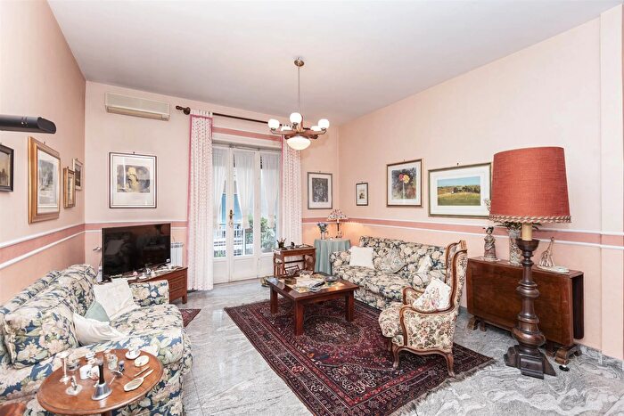 Appartamento trilocale in vendita in Via Aosta Catania, Catania