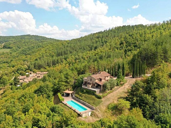 Casa con 6 locali in vendita in Vocabolo Palazzo, Pietralunga