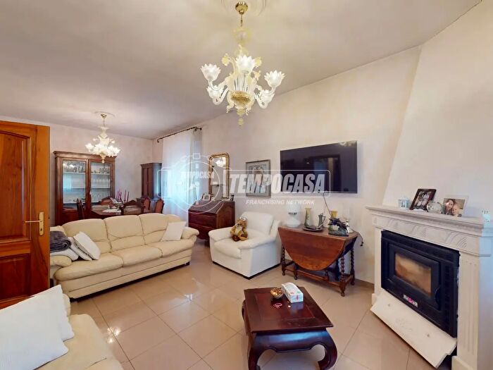 Appartamento trilocale in vendita in Carpi