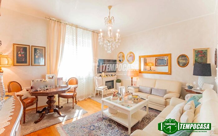 Appartamento trilocale in vendita in Via dello Stadio, Magenta