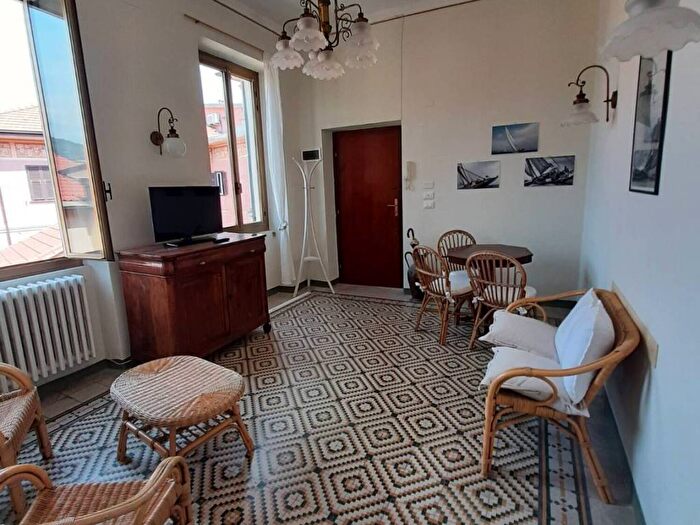 Appartamento con 6 locali in affitto in Porto Maurizio, Imperia