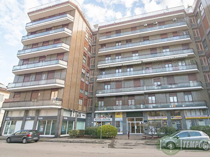 Appartamento quadrilocale in affitto in Via Gerolamo Borgazzi, Monza