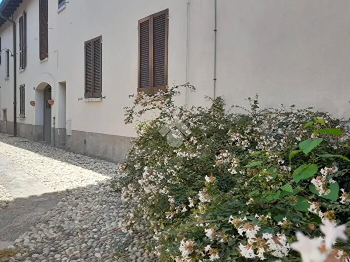 Appartamento bilocale in vendita in Via Stallaggio, Lurago D'Erba