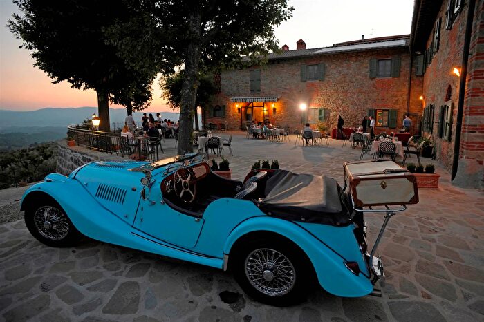 Casa con 14 locali in vendita in Località La Corte, Reggello