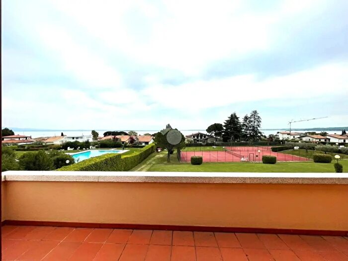 Appartamento trilocale in affitto in Via Porto, Moniga Del Garda