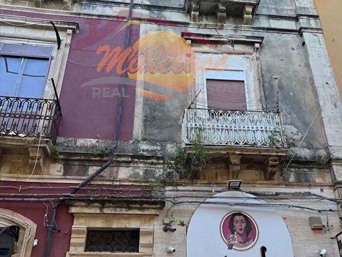 Appartamento trilocale in vendita in Piazza Santa Lucia, Siracusa