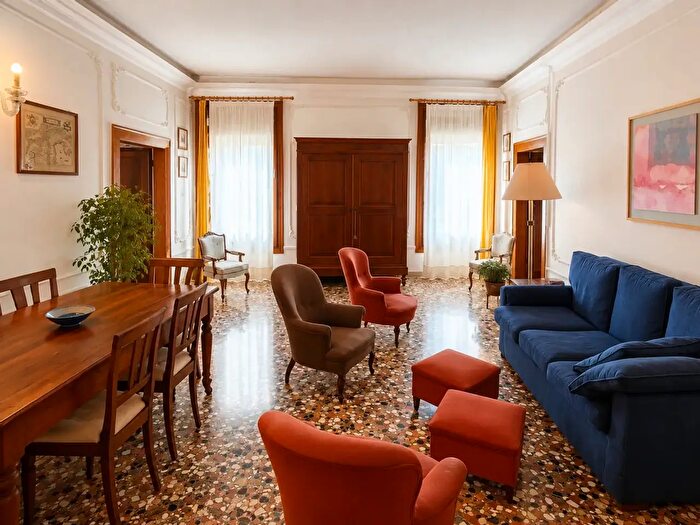 Appartamento con 7 locali in vendita in Cannaregio, Venezia