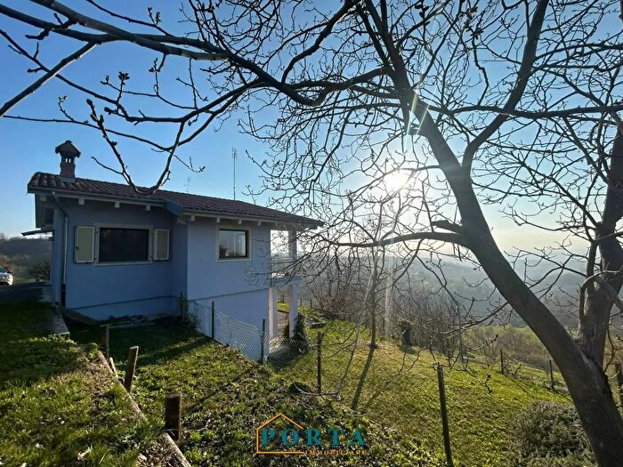 Casa con 5 locali in vendita in Cascina Roreto, Belvedere Langhe