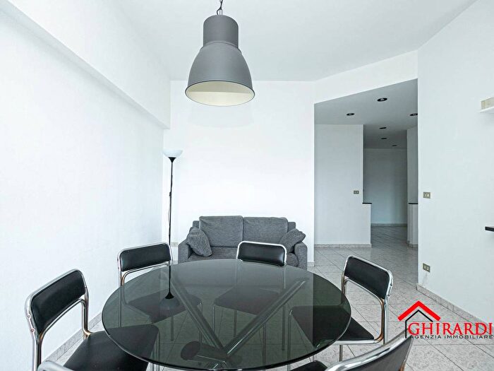 Appartamento trilocale in affitto in Via Alfredo dAndrade, Sestri Ponente, Genova