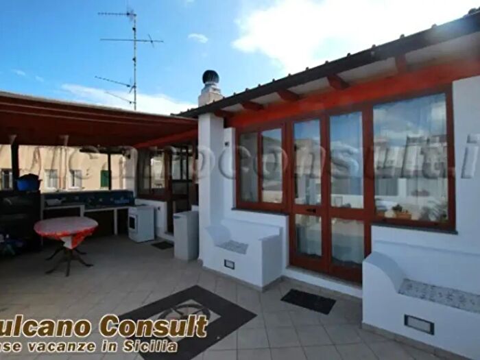 Appartamento trilocale in vendita in Lipari