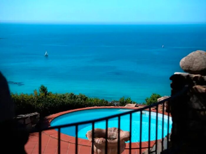 Casa con 6 locali in vendita in Villasimius