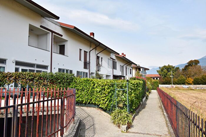 Appartamento trilocale in vendita in Via Crea, Ivrea