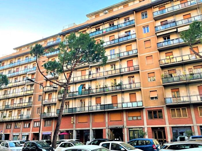 Appartamento trilocale in affitto in Via Caduti di Cefalonia, Novoli, Firenze