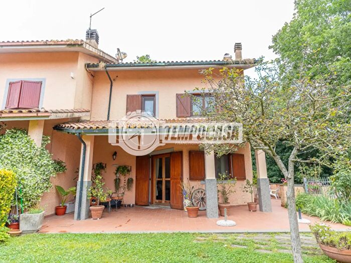 Casa con 5 locali in vendita in Manziana