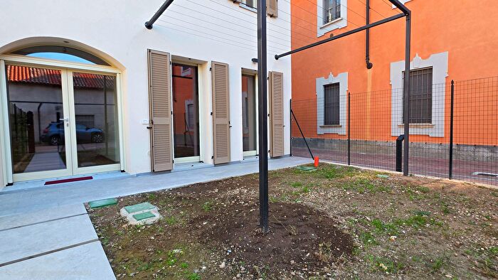 Casa quadrilocale in vendita in Via Ticino, Abbiategrasso