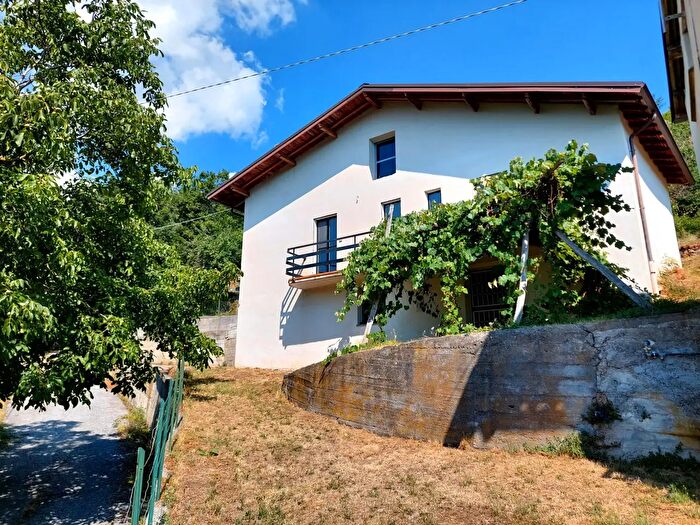 Casa bilocale in vendita in Via Porenca, Garessio