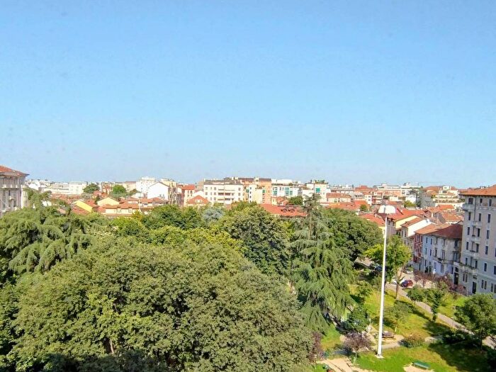 Appartamento trilocale in affitto in Piazza Aspromonte, Città Studi, Milano