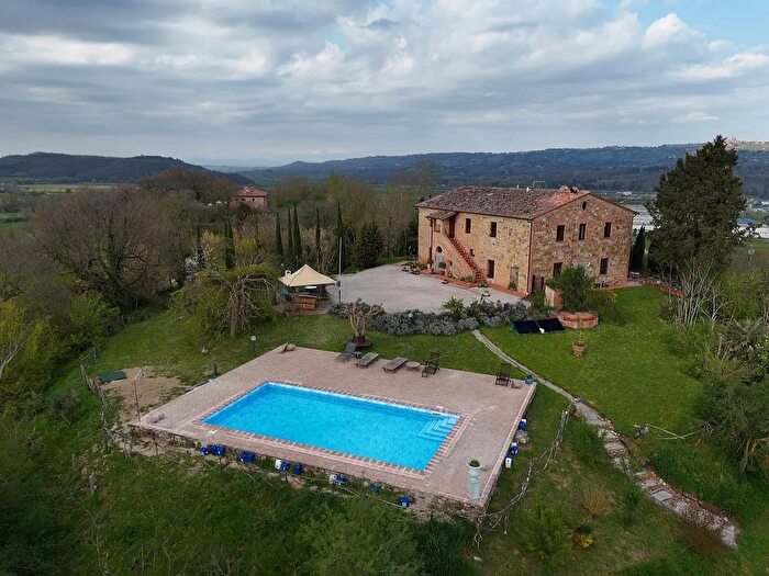 Casa con 12 locali in vendita in Via Icilio Vanni, Citta Della Pieve