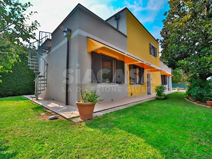 Casa trilocale in vendita in Via Rossini, Cavenago Di Brianza