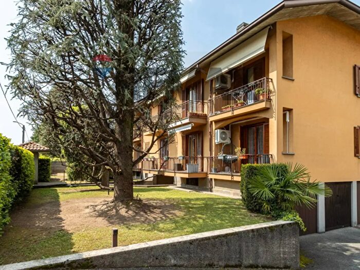 Appartamento trilocale in vendita in Albertario, Verano Brianza