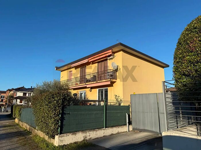 Appartamento trilocale in vendita in Via Cagnola, Triuggio