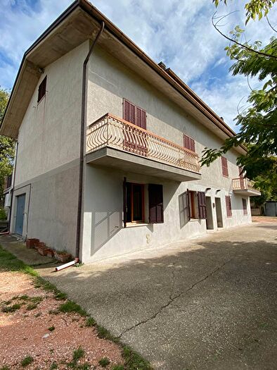Casa con 10 locali in vendita in Contrada Gaglianello, Montegiorgio