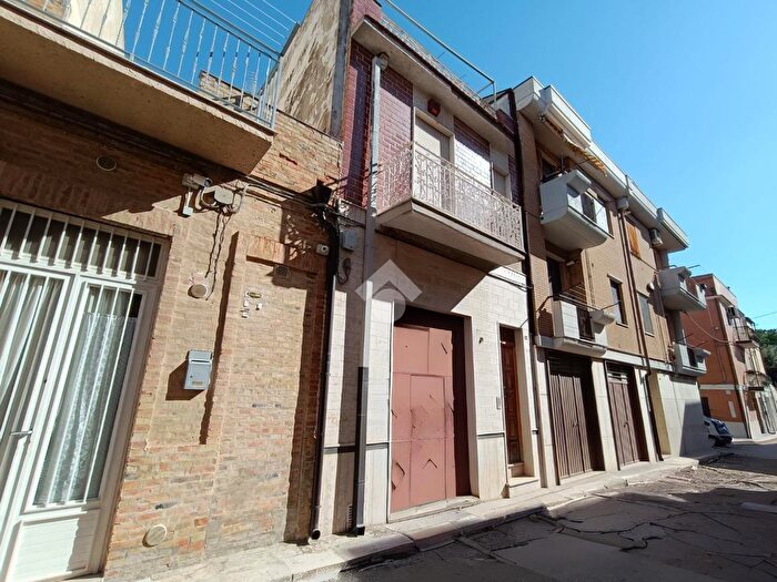Casa trilocale in vendita in Via Caprera, San Severo
