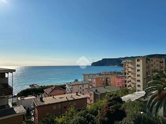 Appartamento quadrilocale in vendita in Via Vecchie Fornaci, Spotorno