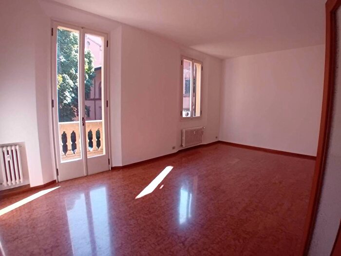 Appartamento quadrilocale in affitto in Via delle Donzelle, Centro Storico, Bologna