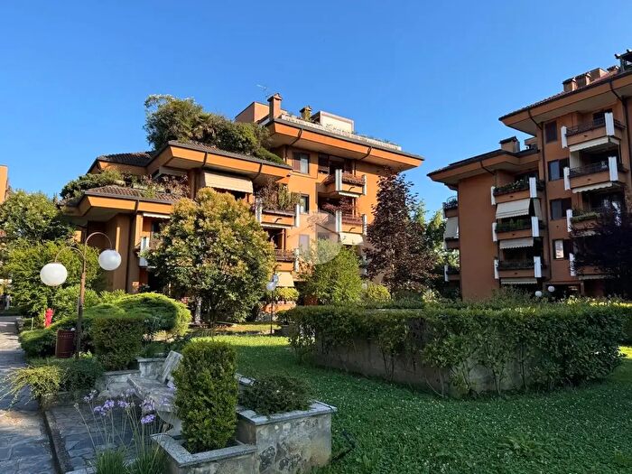 Appartamento trilocale in vendita in Via Matteotti, Peschiera Borromeo