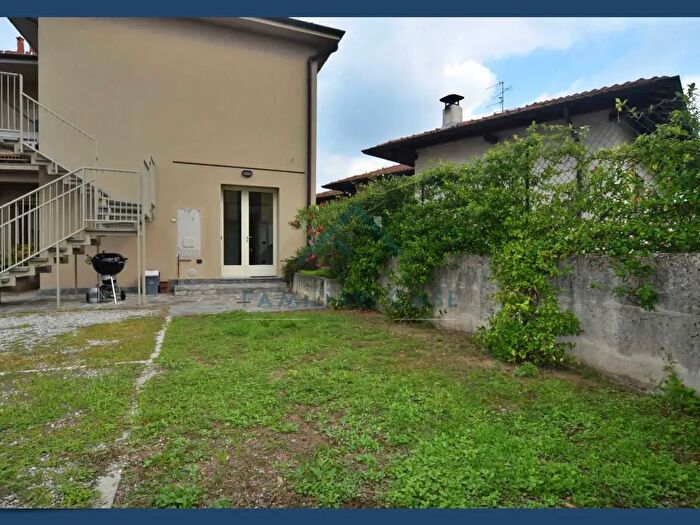 Appartamento bilocale in vendita in Via Giosuè Carducci, Mornago