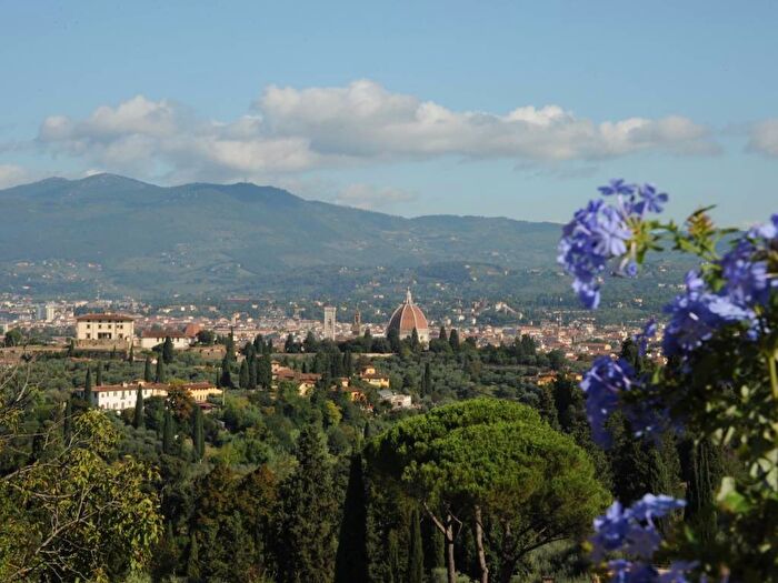 Appartamento con 6 locali in affitto in Via del Pian dei Giullari, Cinque Vie, Firenze