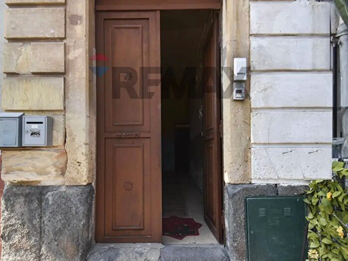 Casa con 5 locali in vendita in Via Solferino, Catania