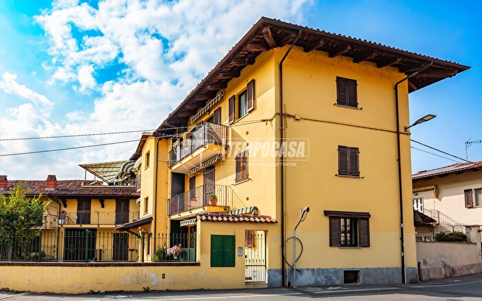 Appartamento trilocale in vendita in Via Roma, SantAlbano Stura