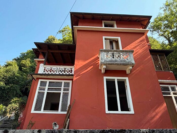 Casa con 6 locali in vendita in Via Capitello, Centro, Recoaro Terme
