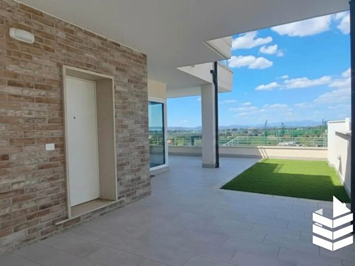 Appartamento quadrilocale in vendita in Via Casale Ghella, Roma