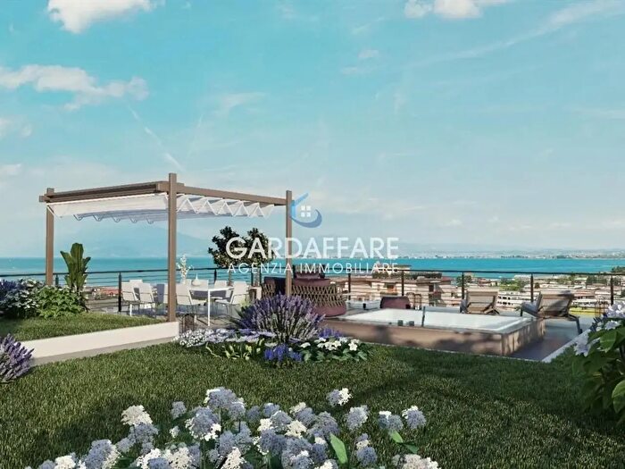 Appartamento quadrilocale in vendita in Via Zima, Desenzano Del Garda