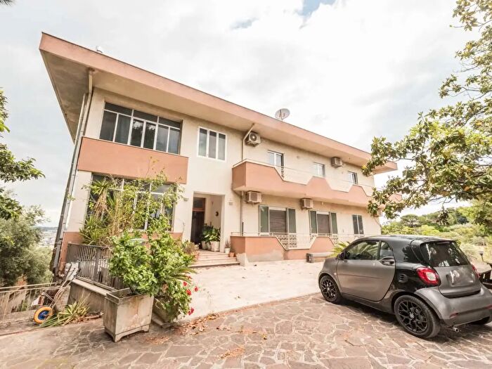 Appartamento con 7 locali in vendita in Pescara
