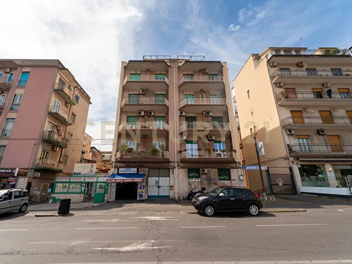 Appartamento trilocale in vendita in Viale Raffaello Sanzio, Catania