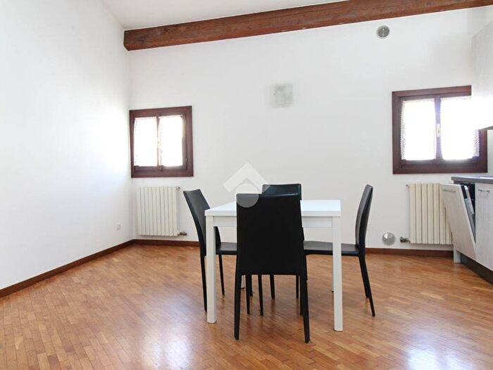 Appartamento bilocale in affitto in Via Livio Zambeccari, Viale Trieste Villaggio dei Fiori, Vicenza