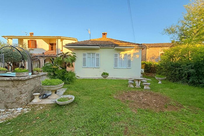 Appartamento quadrilocale in vendita in Via Maria, Frosinone