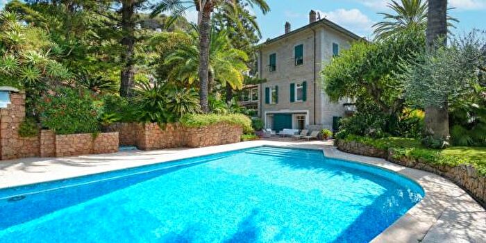 Appartamento con 6 locali in vendita in Via Cesare Augusto, Bordighera