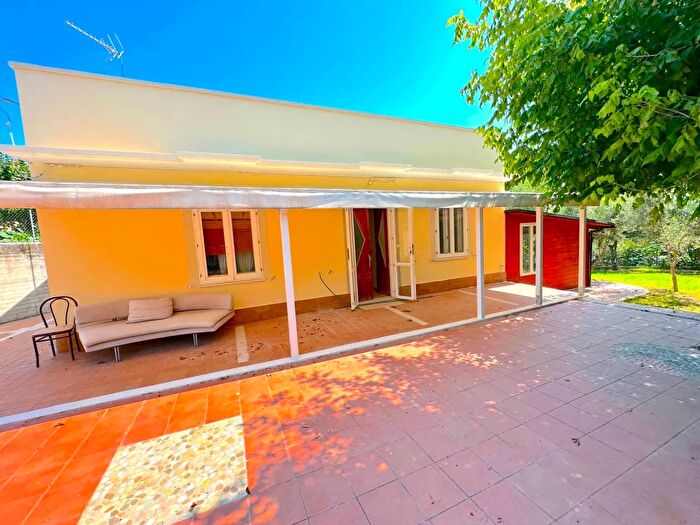 Casa quadrilocale in vendita in Via Tribbio San Giovanni in Marignano, San Giovanni In Marignano