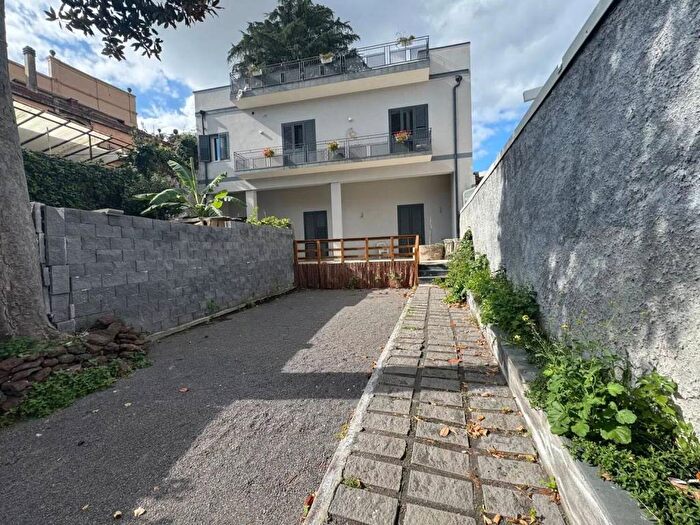 Appartamento trilocale in affitto in Centro, Viagrande